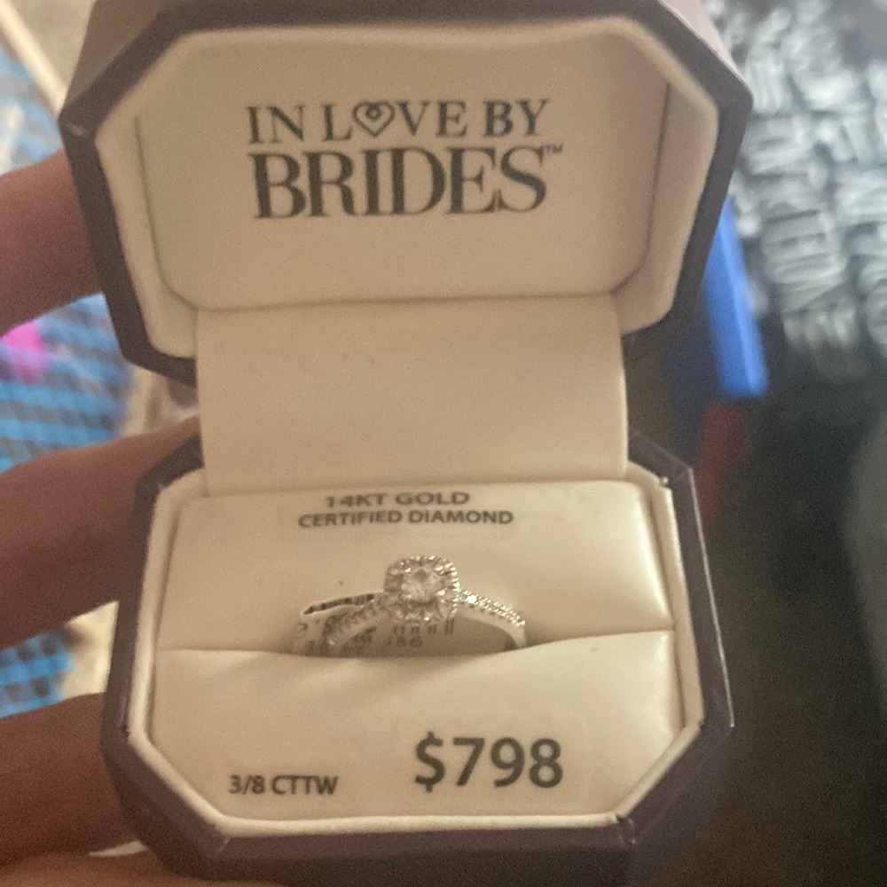3/8 cttw ring size 7